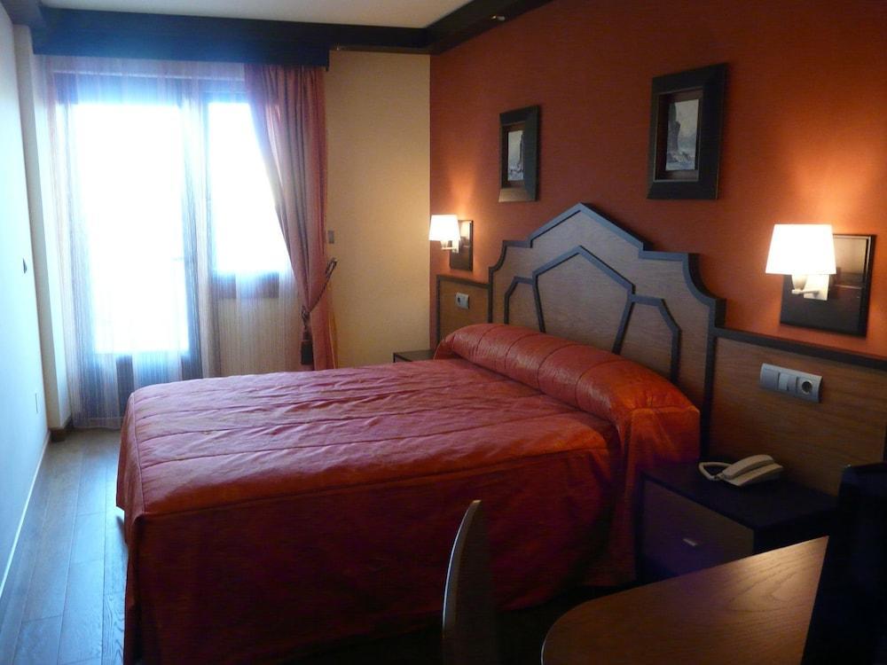 Hotel Tio Manolo De Noia Extérieur photo